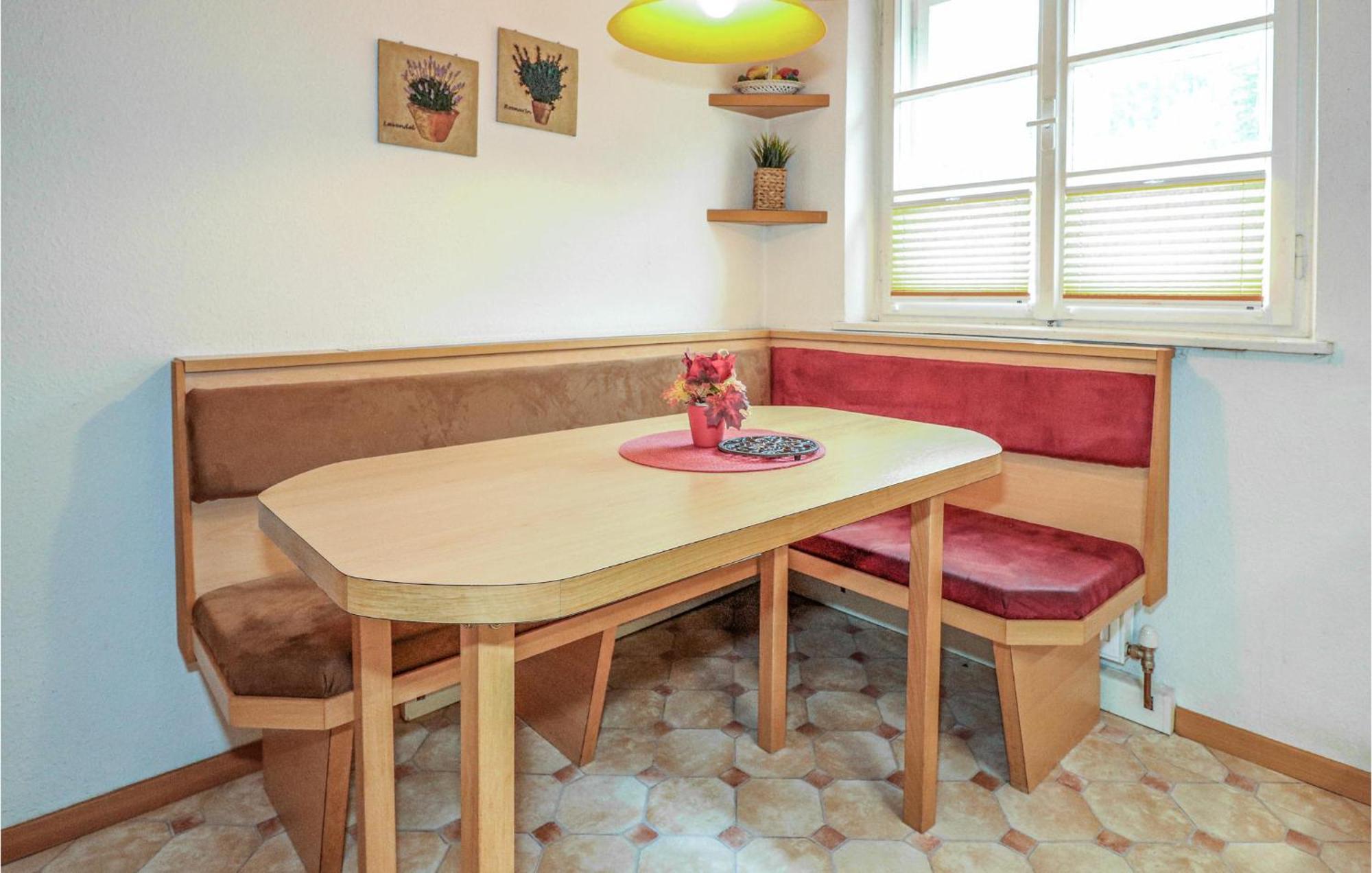 Ferienwohnung Mit Seeblick Aldrans Екстериор снимка